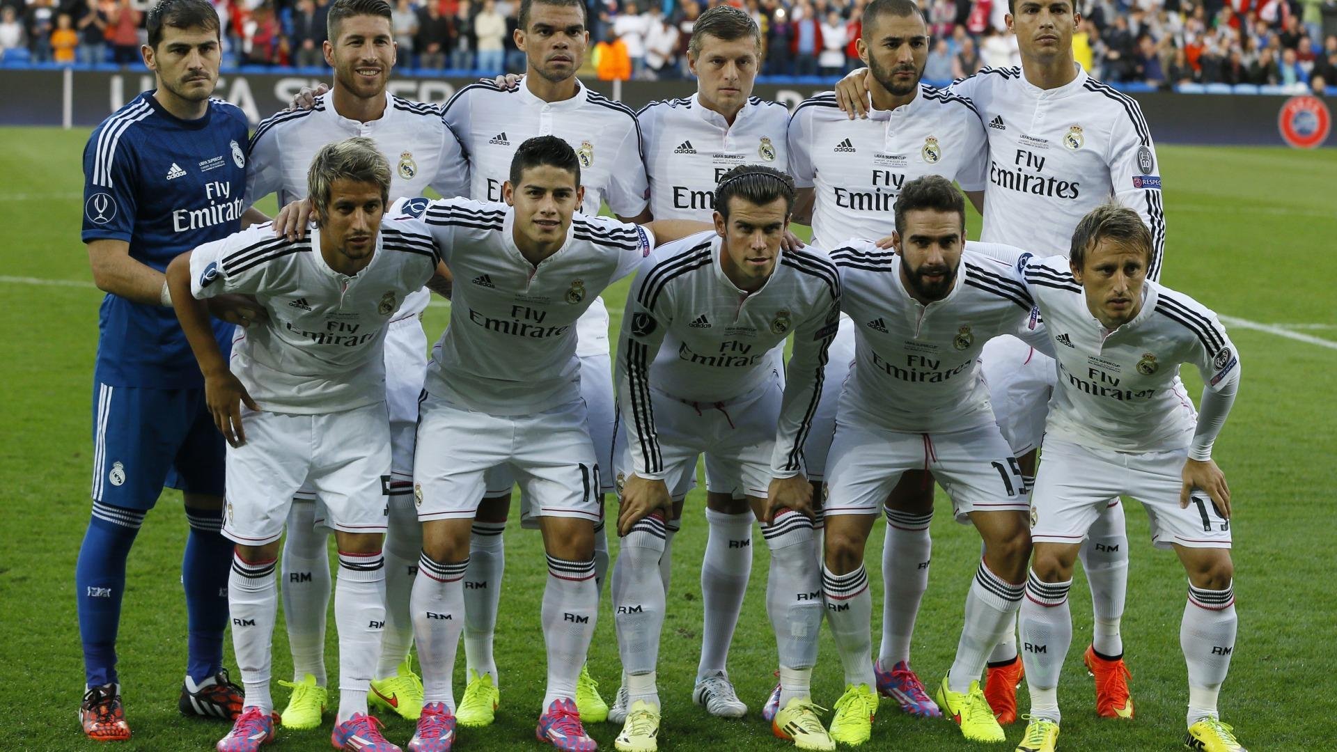 “带孩子逛球场”亲子观赛日 球员赛后签名互动